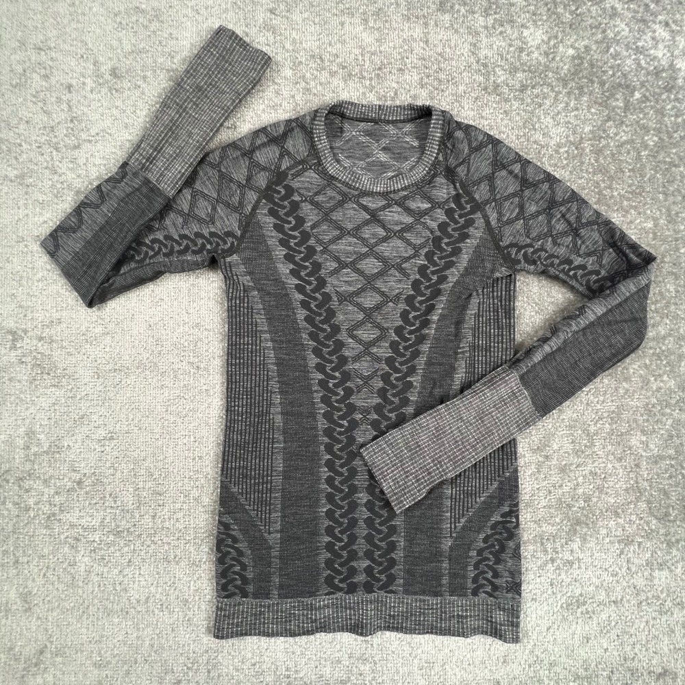 Lululemon Swiftly Tech Long Sleeve Shirt Gray Black Geometric Knit Thumbholes